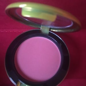 Mac hipness blush